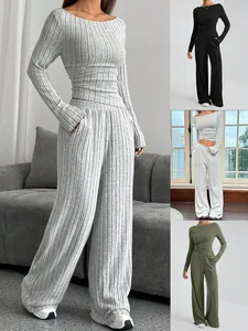 Elegante conjunto de dos piezas de punto acanalado para mujer con top de manga larga