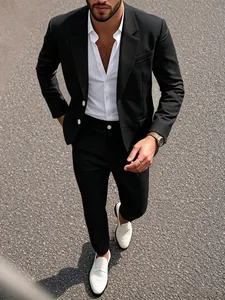 Costume noir élégant pour homme coupe ajustée pour mariages et soirées de gala chic
