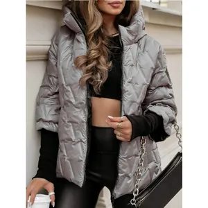 Stilvolle graue V-gesteppte Pufferjacke für Damen mit Kapuze, modisch weit geschnitten