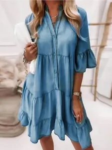 Robe en jean à volants en coton lavé avec manches mi-longues et silhouette trapèze