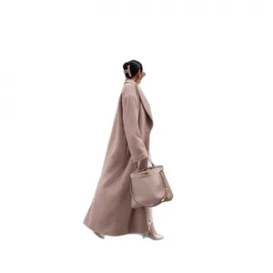 Elegante lange pluche teddy jas voor dames met reverskraag in taupe bruine kleur