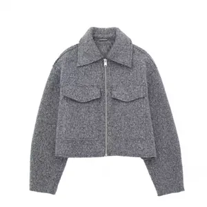 Graue strukturierte Bouclé-Kurzjacke mit Reißverschluss und Pattentaschen für Damen Herbst