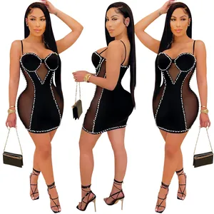 Robe courte moulante noire sexy avec panneaux en maille transparente et bordure en perles