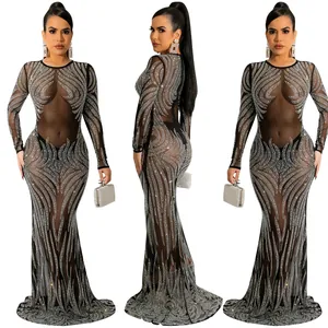 Elegante abito lungo in rete trasparente con strass e maniche lunghe per feste notturne