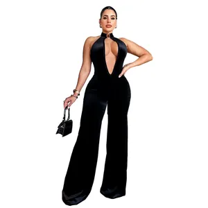 Elegante zwarte fluwelen jumpsuit met sexy diepe V-hals en rugloos ontwerp met hoge taille