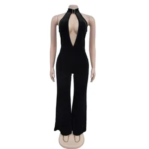 Elegante zwarte jumpsuit met diepe V-hals, halternek en hoge taille voor damesmode