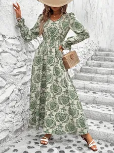Elegant green floral print maxi dress with V-neck and long sleeves for autumn style