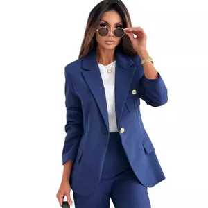 Elegante tailleur blu navy da donna a maniche lunghe con bottoni dorati decorati