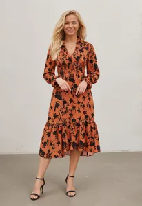 Elegantes orangefarbenes Midi-Blumenkleid mit V-Ausschnitt, langen Ärmeln und Smoktaille