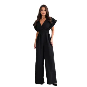 Elegante mono negro de mujer con cuello en V, cintura alta y pernera ancha, estilo chic