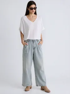 Casual white V-neck short sleeve T-shirt top for women in a minimalist summer style