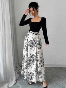Elegant square neck long sleeve patchwork maxi dress with floral print skirt