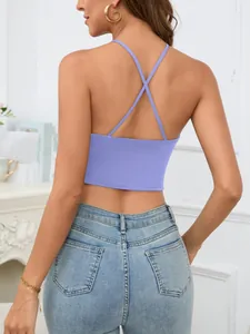 Top corto ajustado lavanda con elegantes tirantes cruzados en la espalda para mujeres