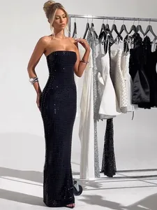 Elegantes schwarzes glitzerndes trägerloses Abendkleid für Damen Bankett