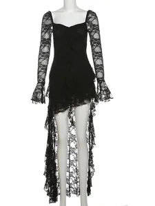 Elegante abito in pizzo nero con maniche a campana e orlo asimmetrico a balze
