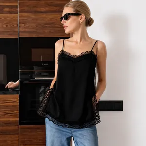 Élégant caraco en satin noir avec bordure en dentelle délicate pour femmes à la mode