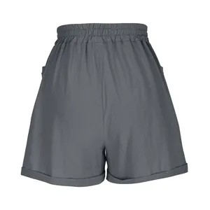 Dettaglio vista posteriore di pantaloncini da donna a vita alta larghi grigio scuro