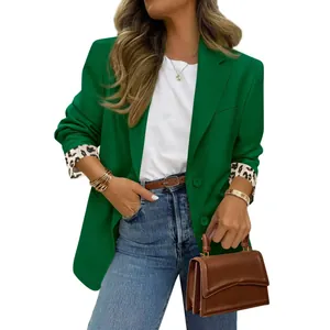 Blazer vert élégant pour femmes avec détails de doublure de poignets à imprimé léopard