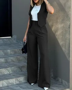 Completo due pezzi chic nero con gilet e pantaloni a gamba larga da donna