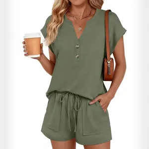 Ensemble deux pièces décontracté pour femme vert olive avec haut boutonné et short