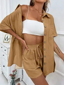 Conjunto casual de dos piezas para mujer con camisa de manga corta y pantalones