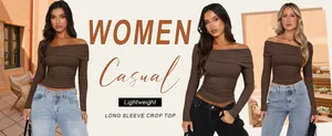 Trois modèles portant un crop top marron à manches longues et une épaule avec des fronces