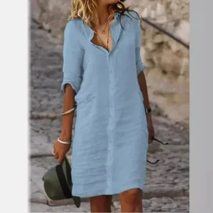 Abito a camicia in lino azzurro vestibilità ampia con colletto e bottoni per donna