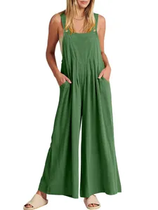 Vista frontal del mono elegante y suelto de algodón y lino verde para mujer chic