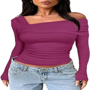 Haut ajusté à manches longues et épaule dénudée pour femme en couleur magenta