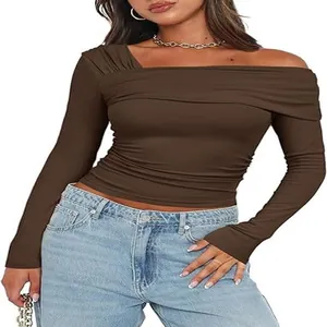 Haut femme marron une épaule manches longues plissé coupe ajustée style Y2K détail