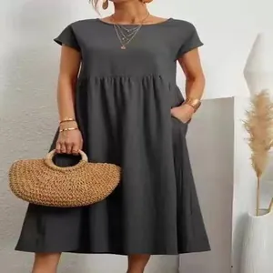 Elegante abito midi in cotone e lino grigio antracite con tasche laterali e vita arricciata