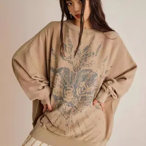 Oversized American vintage crewneck sweatshirt with sun floral graphic print for women