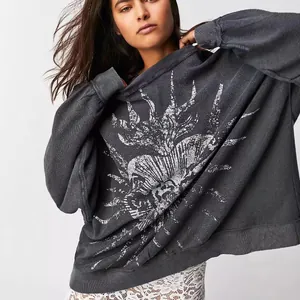Oversized American vintage washed sweatshirt with graphic print for women