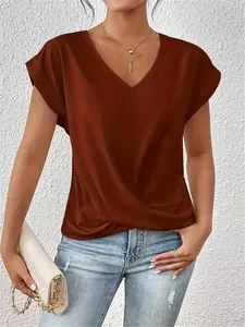 Elegantes ziegelrotes Damen-T-Shirt mit V-Ausschnitt und modischem Knotendetail
