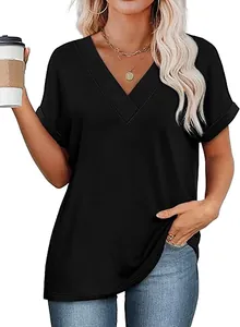 Elegante zwarte dames zomertop met V-hals en stijlvolle vleermuismouwen voor de zomer