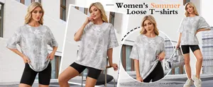 Vue détaillée d'un t-shirt oversize pour femme avec imprimé camouflage 3D et coupe