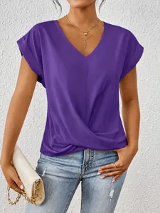 Elegantes lila Damen T-Shirt mit V-Ausschnitt, stilvollem Knotendetail und Kurzarm