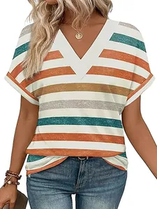 Casual top met V-hals, korte mouwen, levendig horizontaal streeppatroon en vleermuismouwen