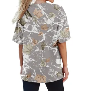 Vue arrière montrant le motif de feuille d'érable sur un t-shirt imprimé 3D unisexe
