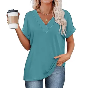 Casual zomertop voor dames met V-hals en vleermuismouwen in een stijlvolle groenblauwe kleur