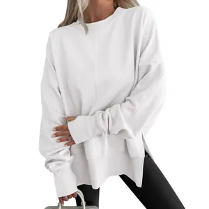 Sweat-shirt blanc ample à col rond avec fentes latérales et manches chauve-souris femme