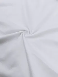 Primer plano detallado de la textura del tejido de punto blanco transpirable hombre