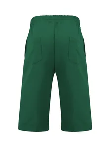 Vista posteriore di pantaloncini da uomo verde scuro con vita elastica e tasche