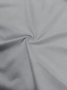 Vista macro de la textura del tejido de punto transpirable gris claro para chaleco depor