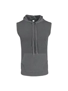 Vista frontal de una sudadera deportiva gris sin mangas con cordón y bolsillo