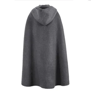 Vue arrière détaillée d'une cape à capuche minimaliste gris foncé pour femmes