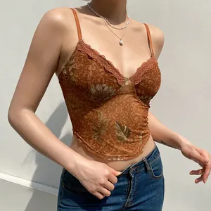Detail des Mesh-Camisole mit Vintage-Blumendruck, Spitzenbesatz und Korsett-Design