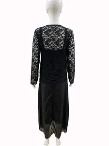 Vue arrière détaillée de l'ensemble cardigan en dentelle noire et jupe longue en mousseline