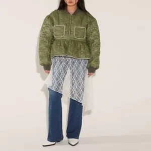 Elegante gonna a strati in pizzo bianco romantico e asimmetrico per donna stile street