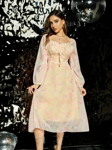 Vestido floral vintage de estilo francés con manga larga y delicado estampado pastel